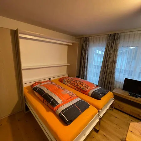 Montanji 11 Apartment *